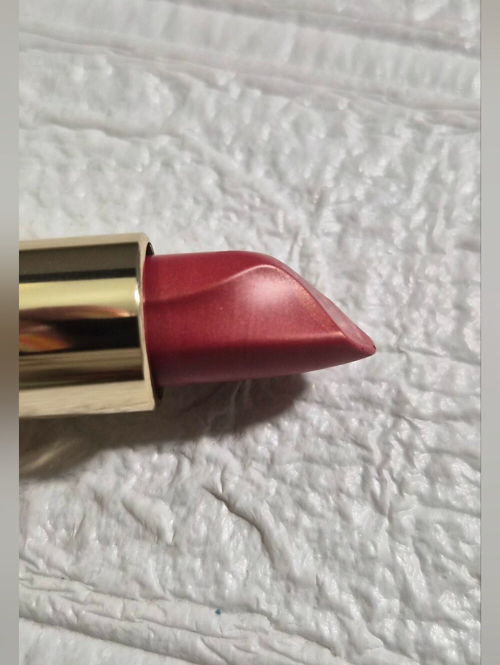 L'Oréal Colour Riche Les Nus Intense Lipstick in the shade 176 Nu Irreverent